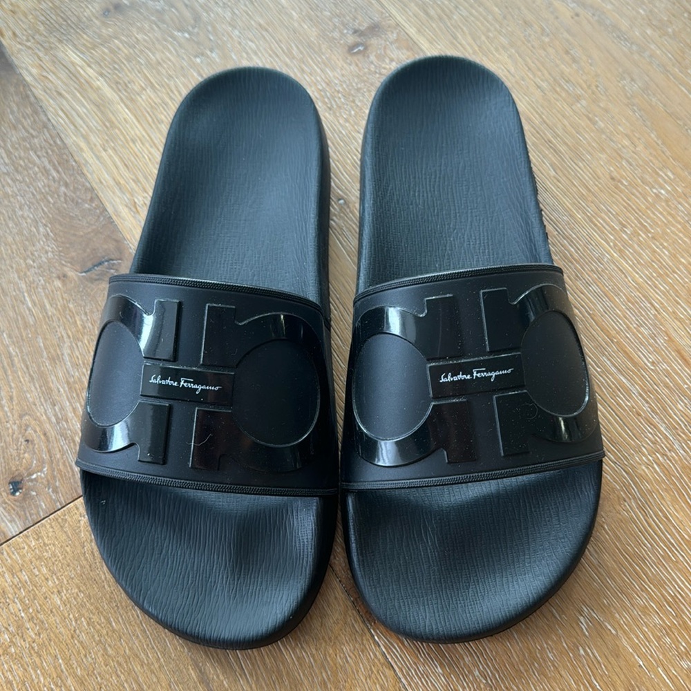 Salvatore Ferragamo Men's Dante Rubber Slide Sandal/ size 9M